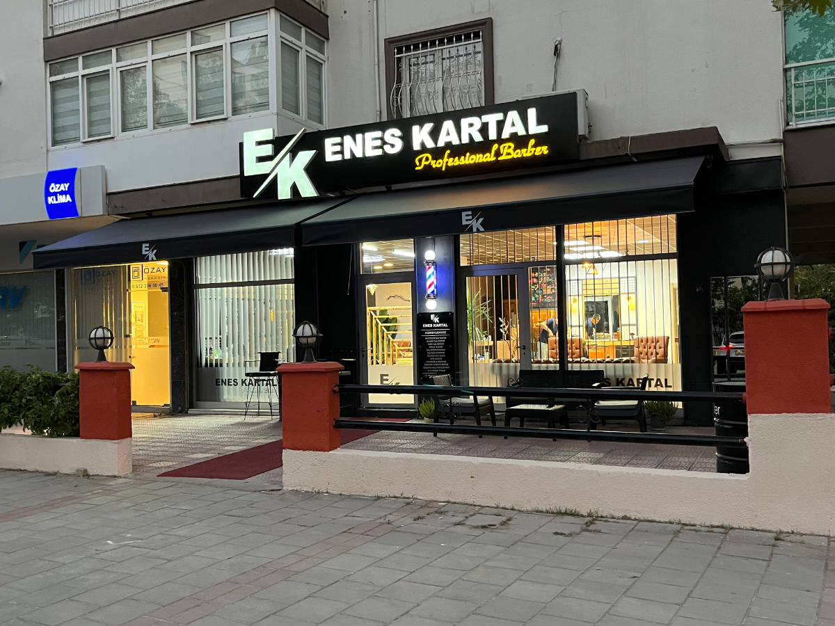 Salon Enes Kartal - Bayraklı Erkek Kuaförü (Online Randevu)